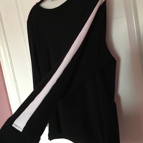 sweatshirt - Picture 4 of 5